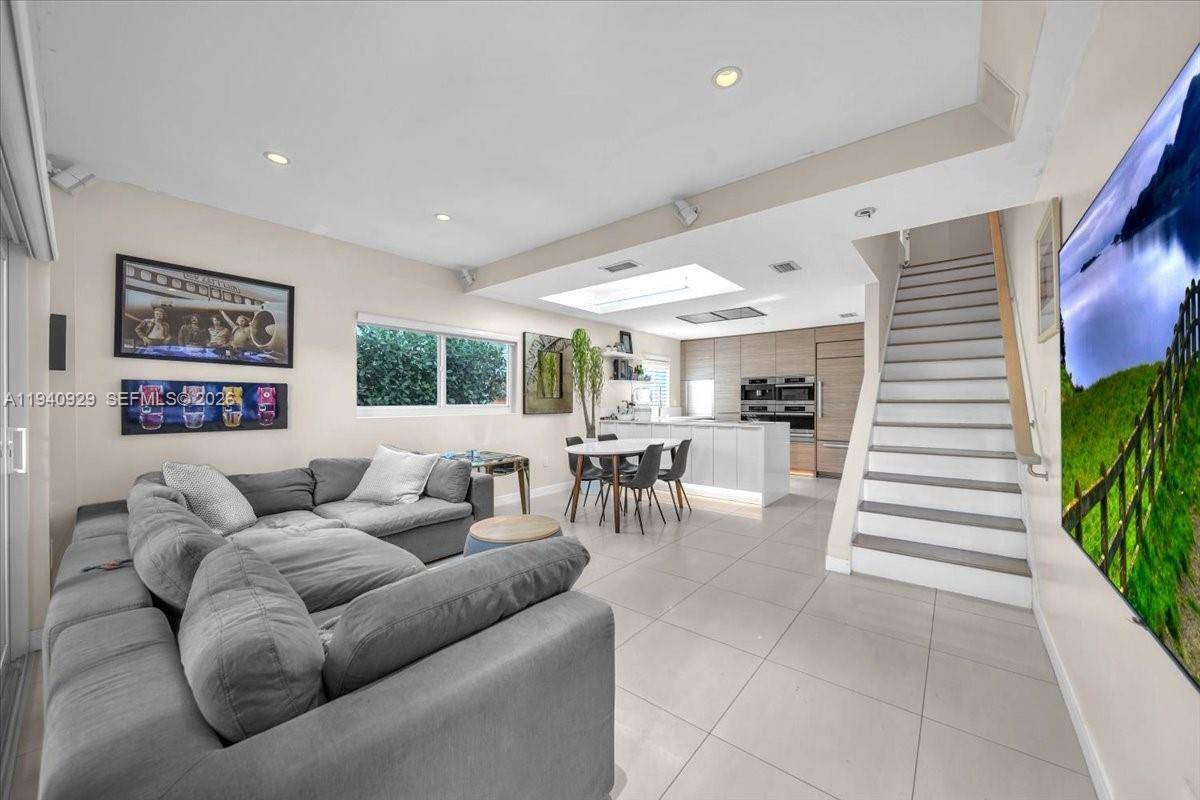 208 Jefferson AveMiami Beach - Townhouse condo unit 113 - picture