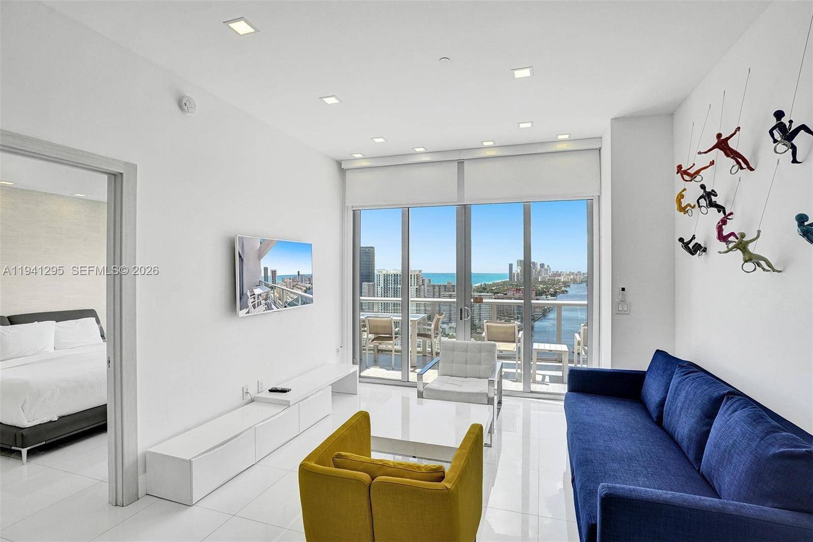 2600 E Hallandale Beach BlvdHallandale Beach - Condo 5+ Stories,Condo condo unit T3303 - picture