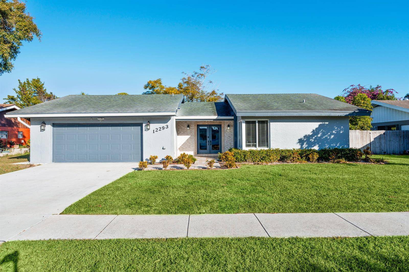 12293 Old CountryWellington - picture