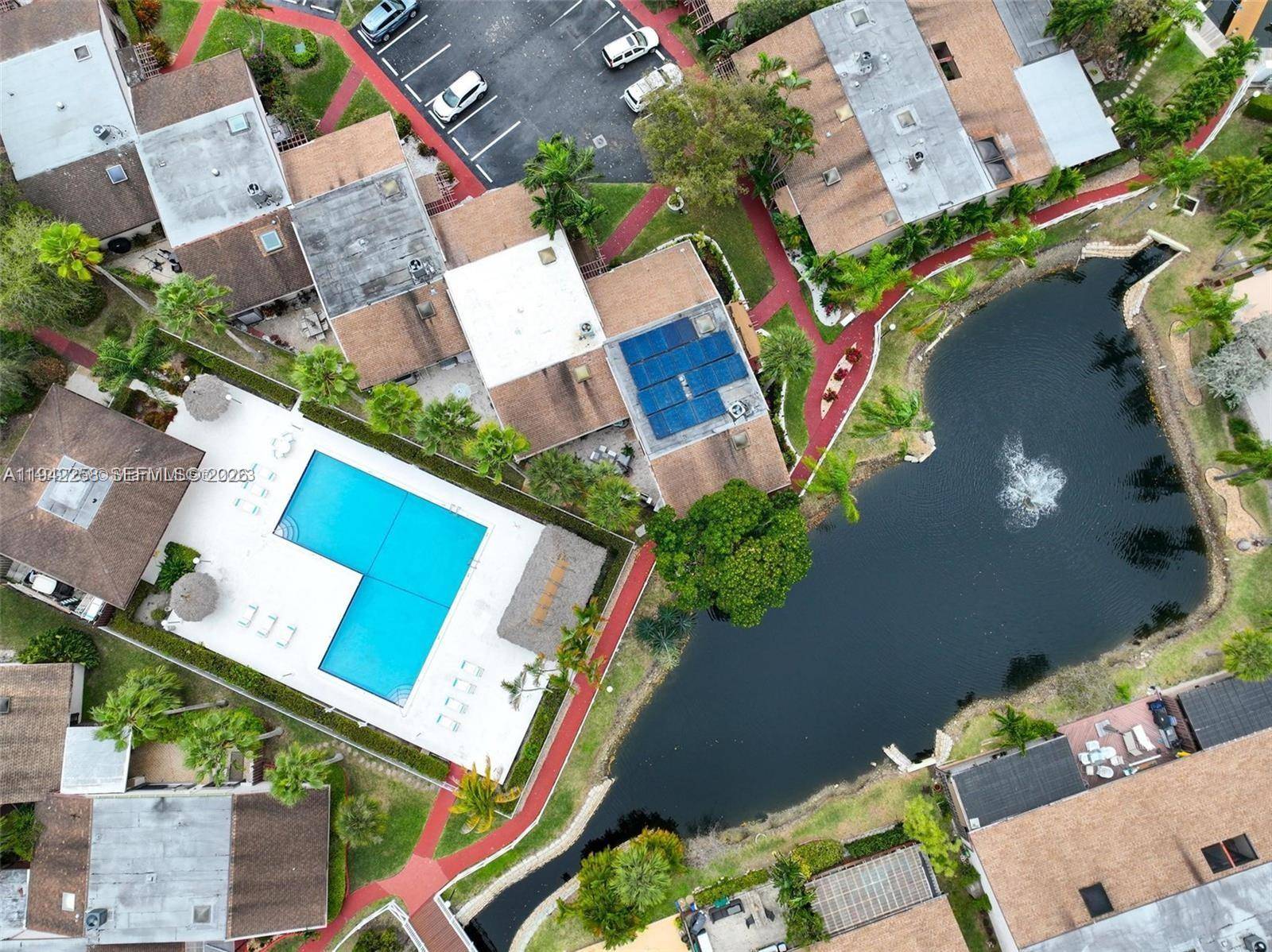 2753 S Parkview DrHallandale Beach - picture