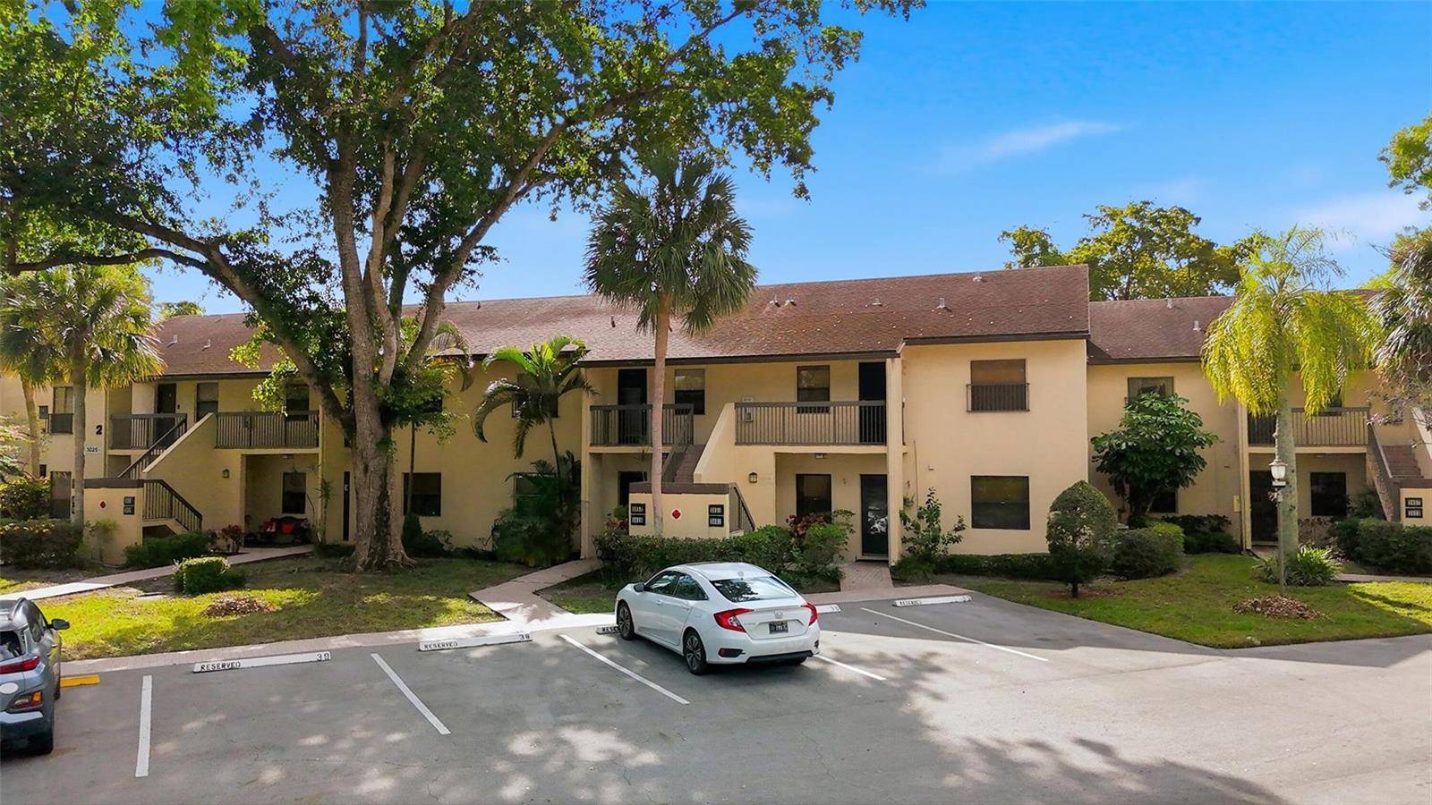 3053 CarambolaCoconut Creek - POND APPLE PLACE IV condo unit Unit 3053 - picture