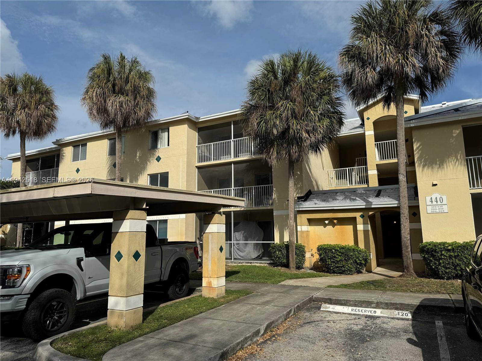 440 S Park RdHollywood - Condo 1-4 Stories,Condo condo unit 4-207 - picture