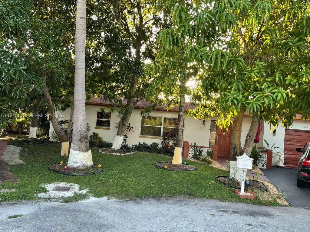 6706 InwoodNorth Lauderdale - picture