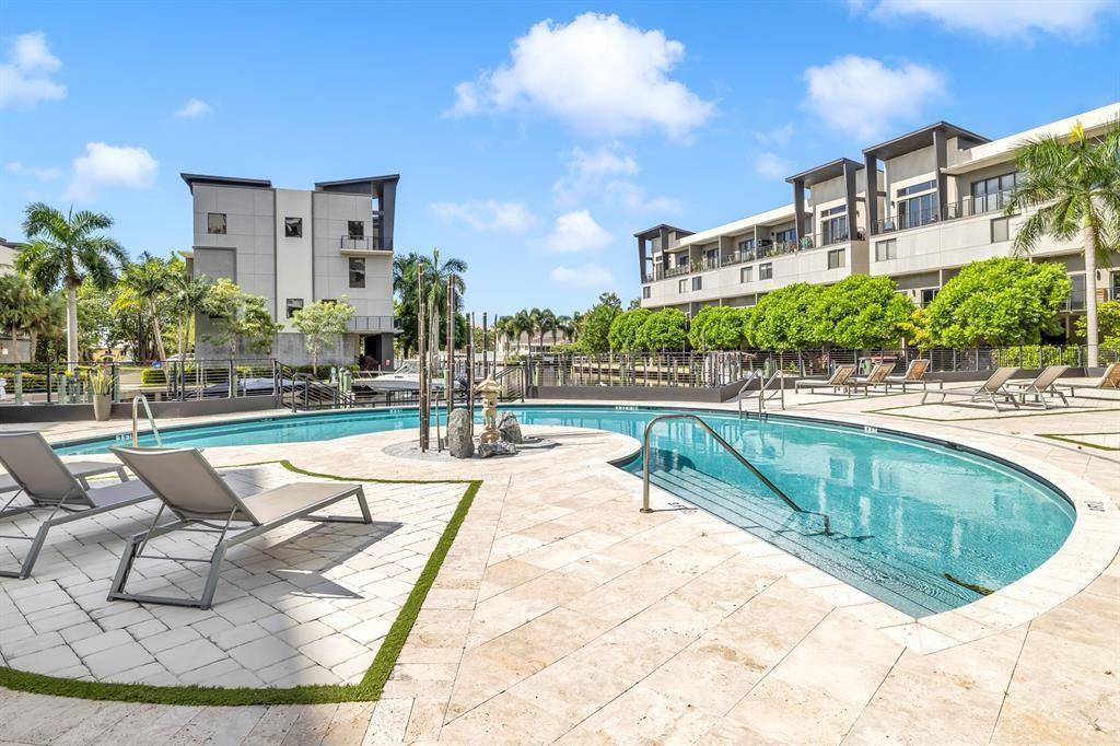 462 SE 1stPompano Beach - picture
