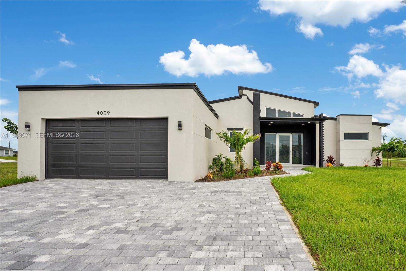 4009 W Jacaranda PkwyCape Coral - picture