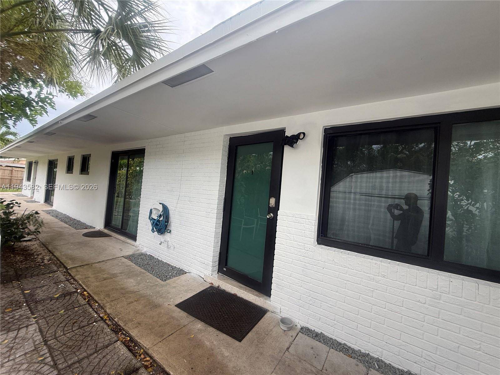 1700 SW 20th StFort Lauderdale - picture
