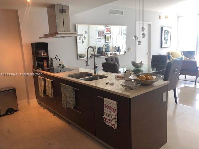 465 BRICKELL AVEMiami - Condo/Co-Op/Annual,Condo condo unit 818 - picture