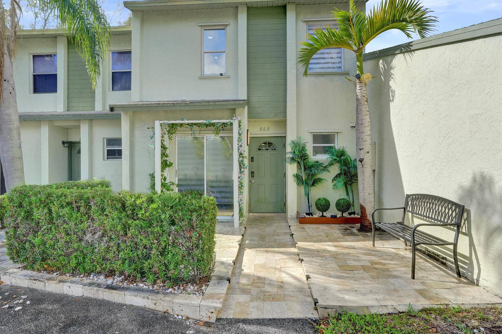 868 Crystal LakeDeerfield Beach - picture