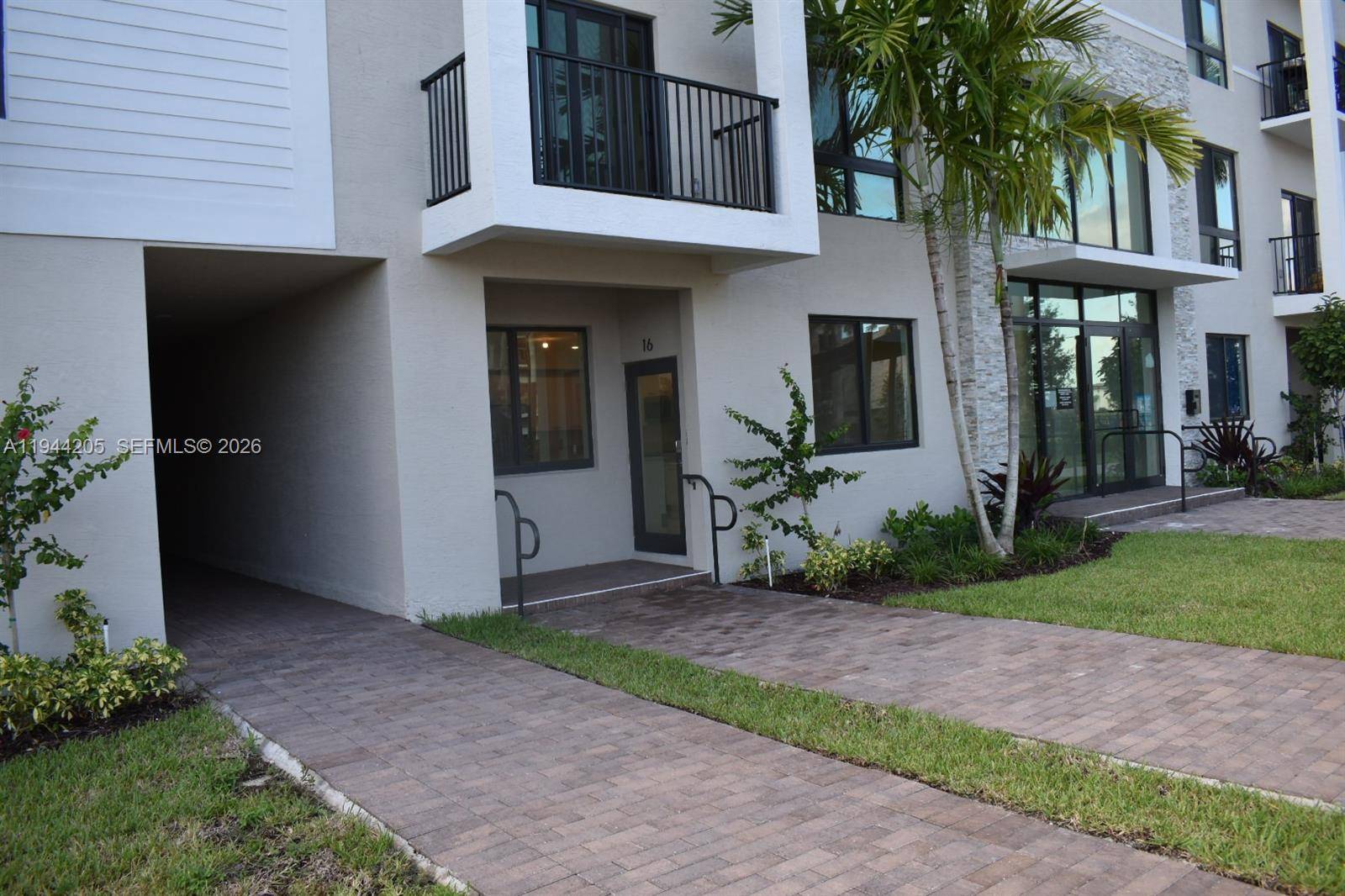 4640 NW 84th AveDoral - URBANA AT THE RESIDENCES condo unit 16 - picture