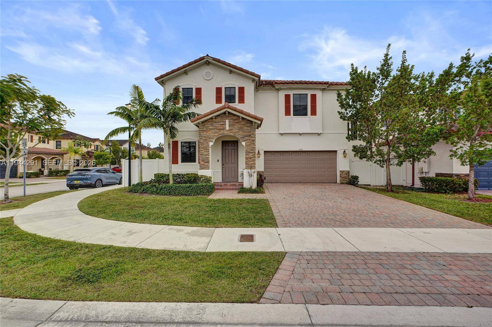 3504 W 94th StHialeah - picture