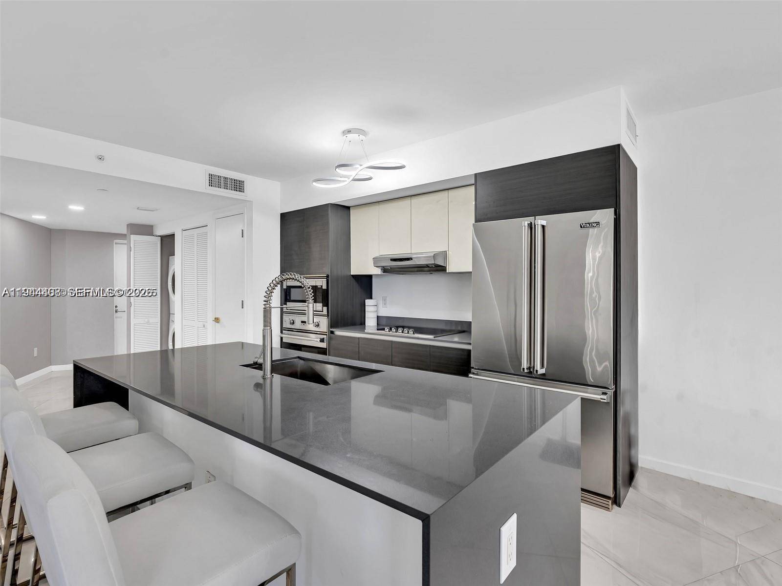 9821 E Bay Harbor DrBay Harbor Islands - Condo 5+ Stories,Condo condo unit 302 - picture