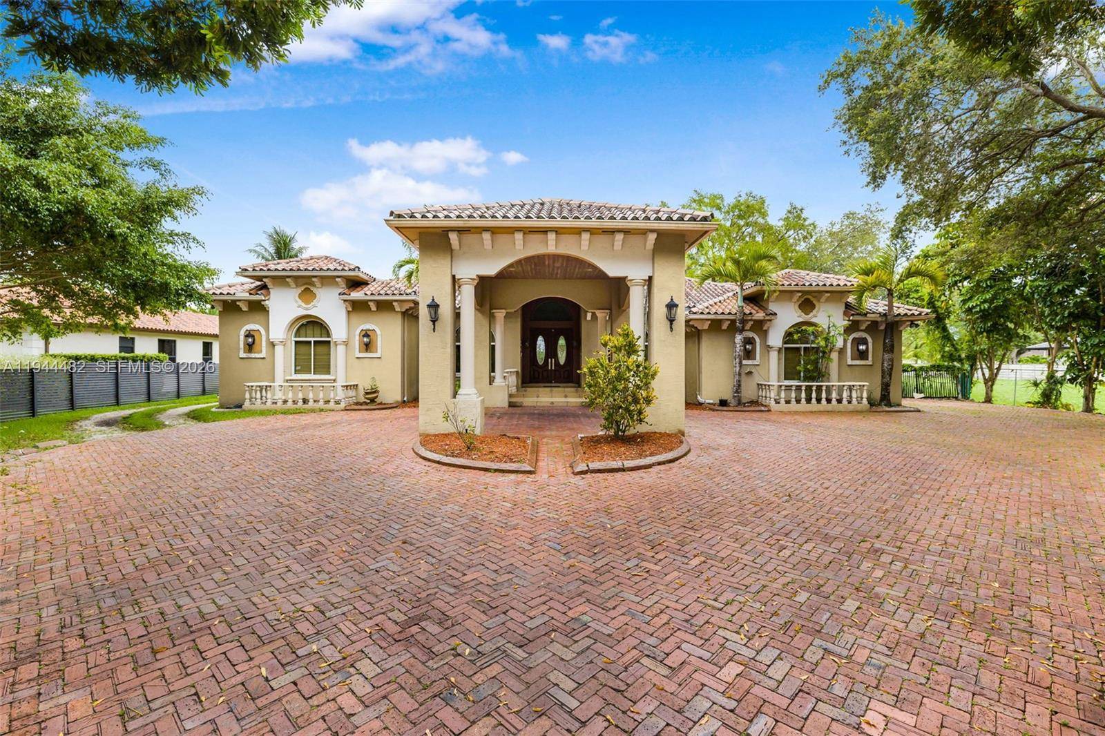 7761 SW 122nd AveMiami - picture