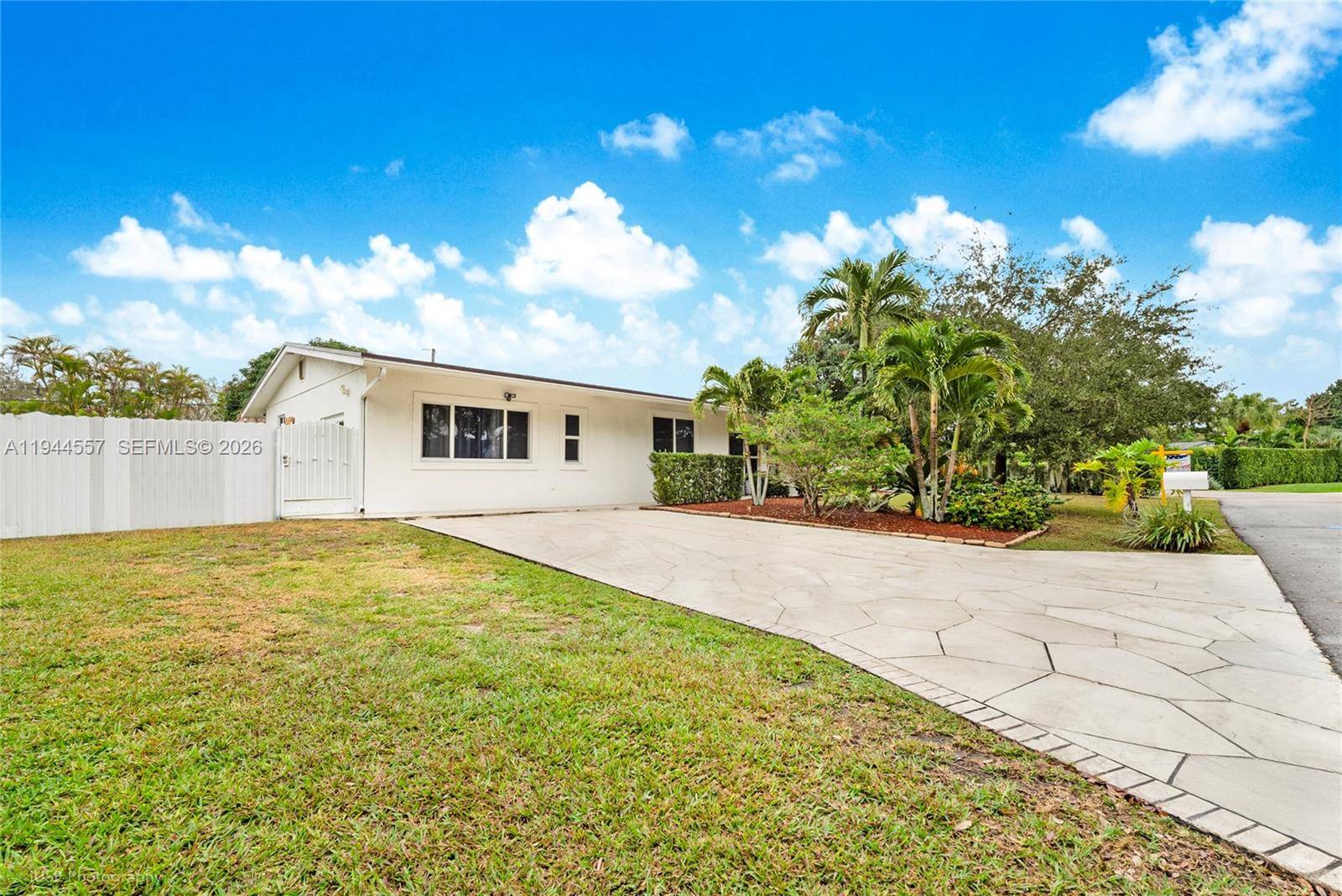 8265 SW 119th StMiami - picture