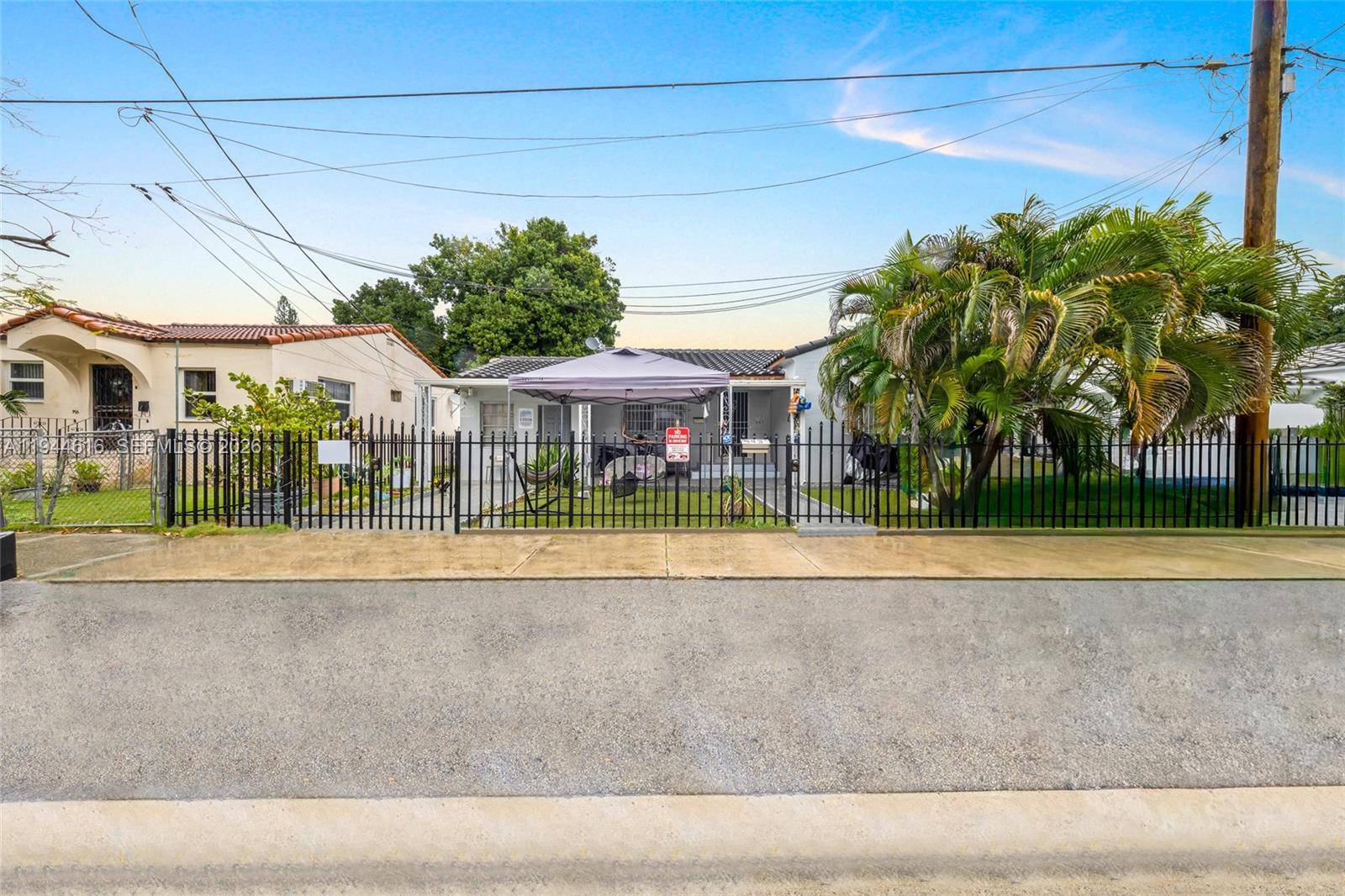 943 SW 9th AveMiami - picture