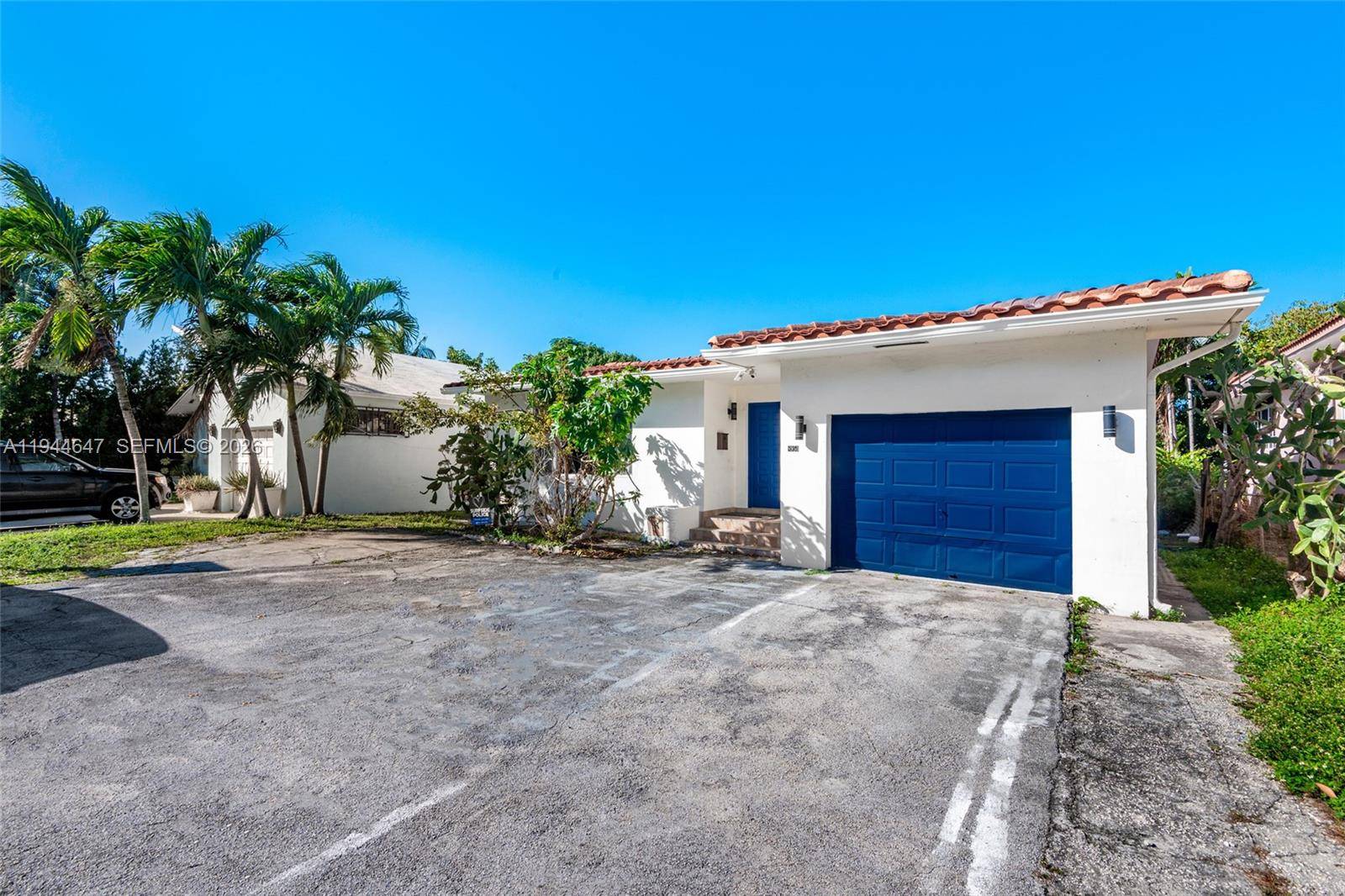 8950 Harding AveSurfside - picture