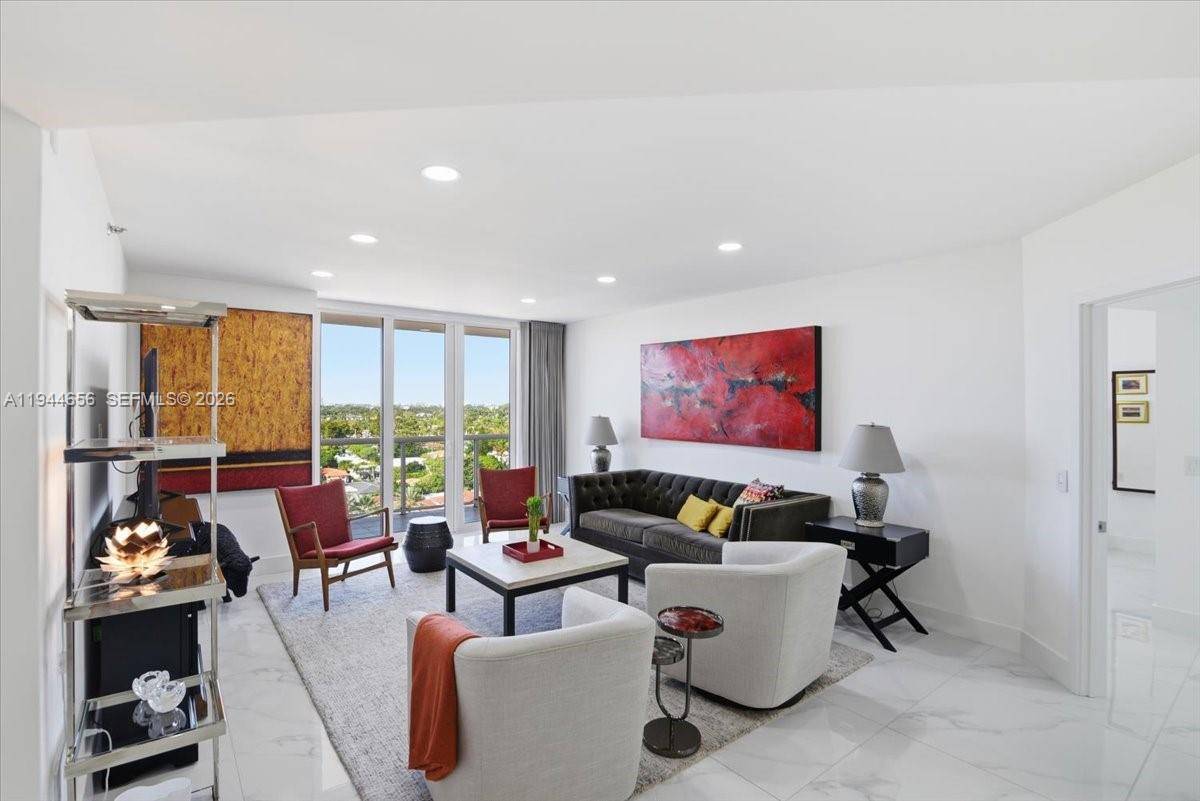 8925 Collins AveSurfside - Condo 5+ Stories,Condo condo unit 9F - picture