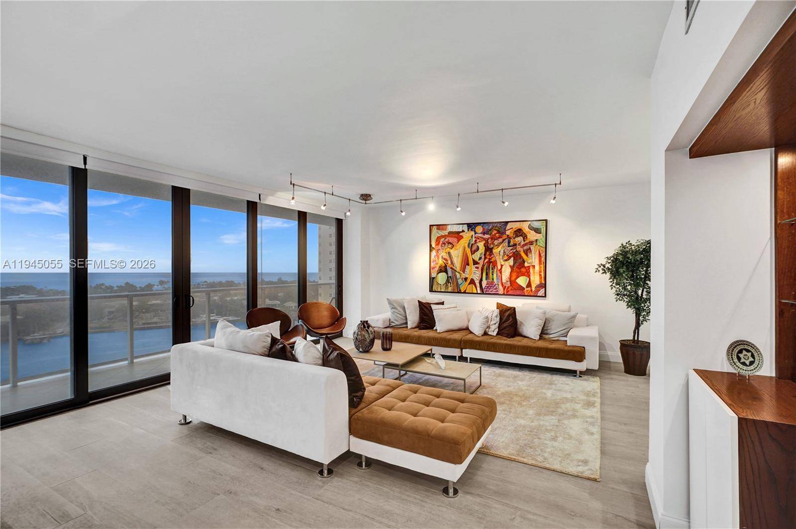 20281 E Country Club DrAventura - Condo 5+ Stories,Condo condo unit 1002 - picture