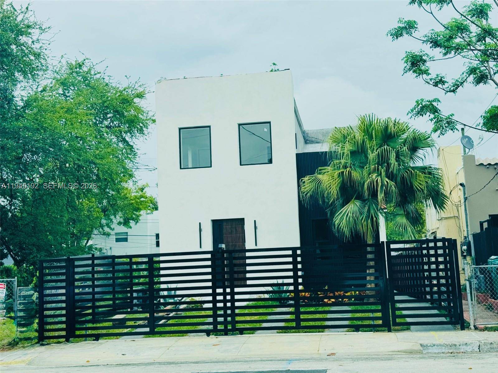 905 SW 13th CtMiami - picture