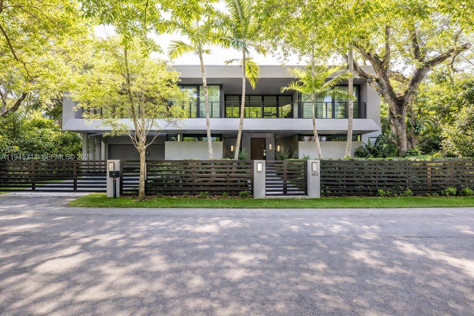 3232 Emathla StMiami - picture