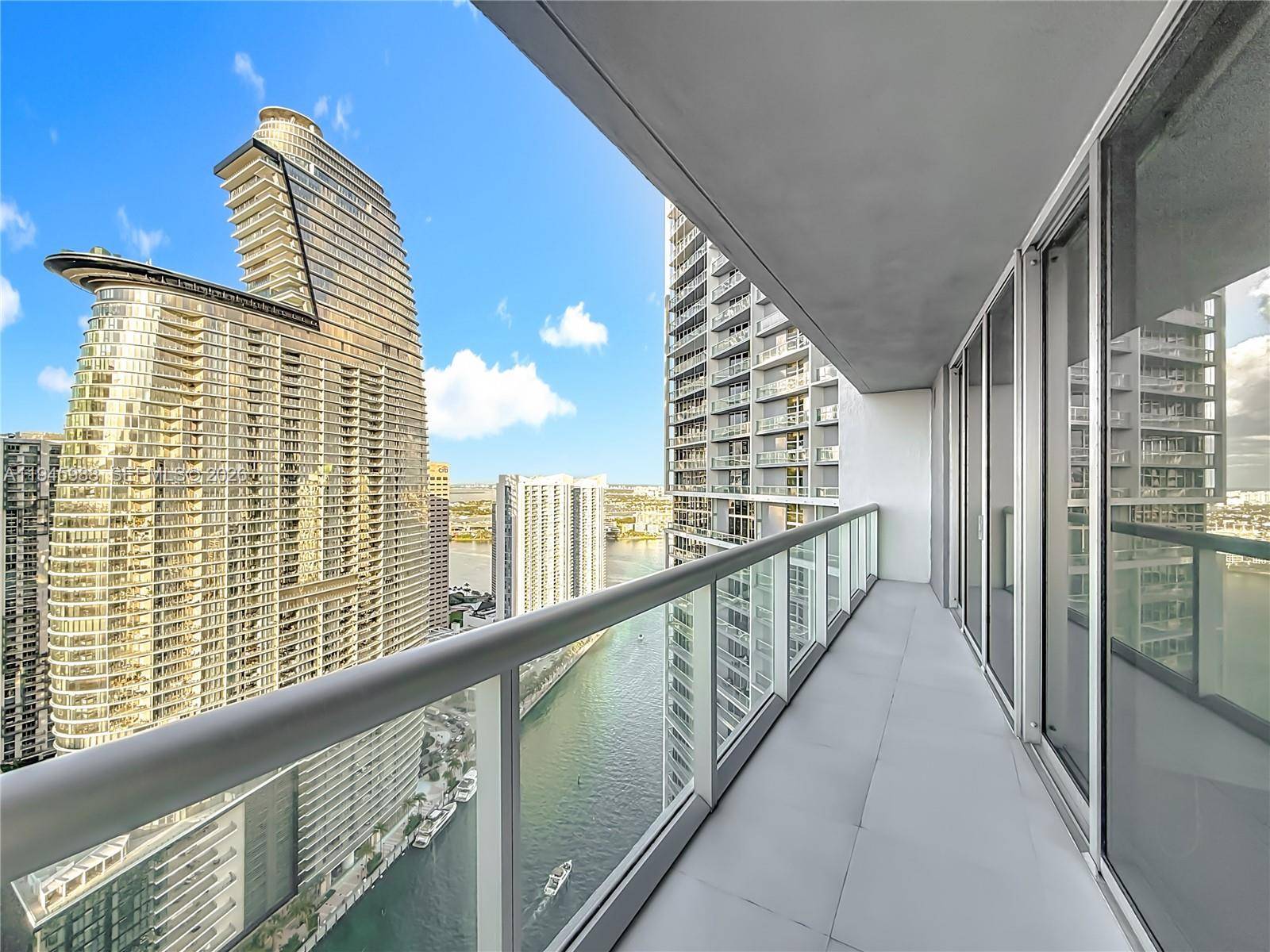 475 Brickell AveMiami - ICONBRICKELL CONDO NO 1 condo unit 4215 - picture