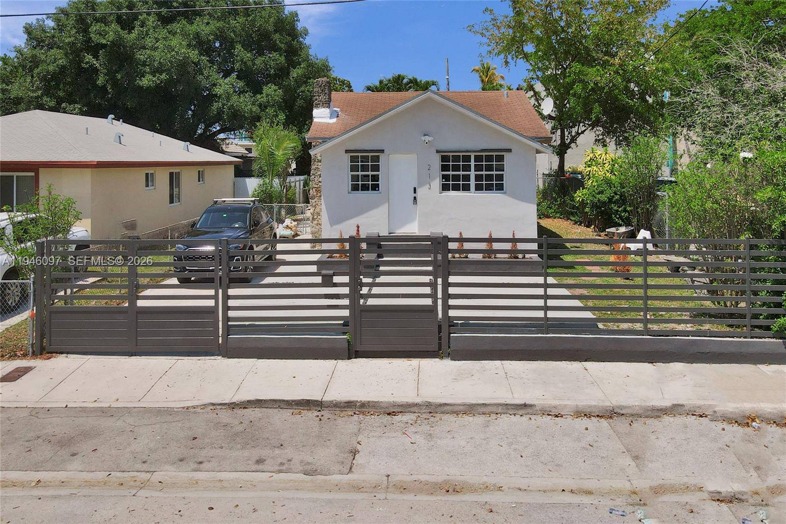 213 NW 34th TerMiami - picture