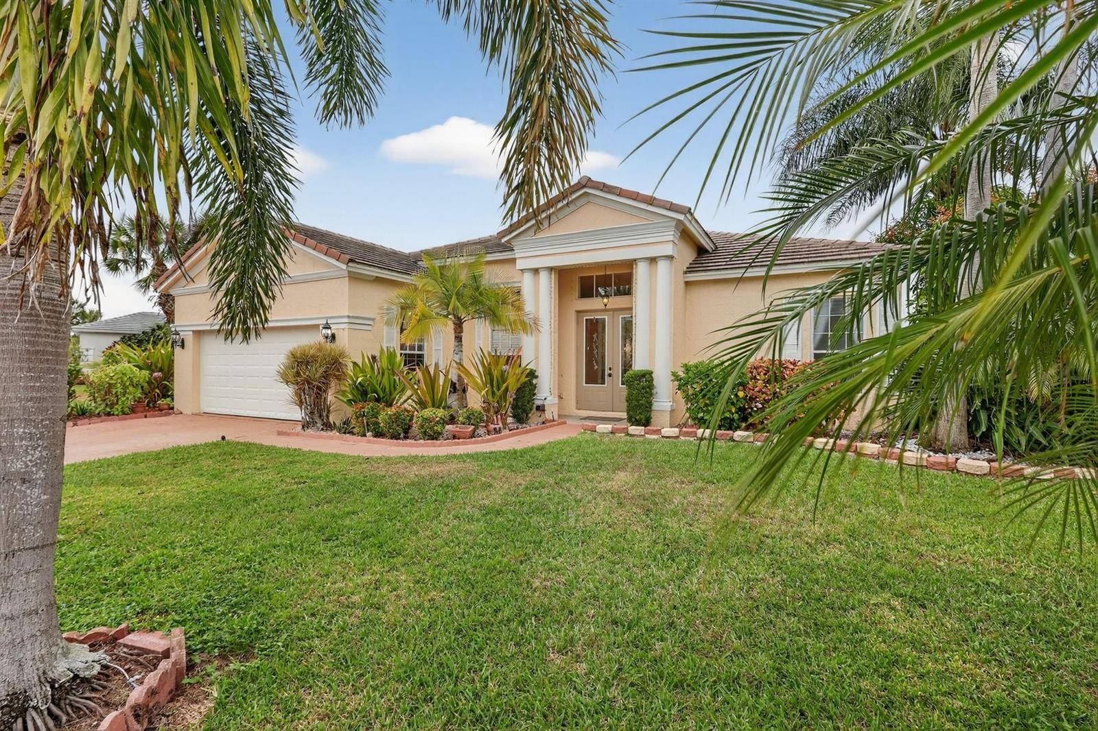 544 SW Lake ManateePort St. Lucie - picture
