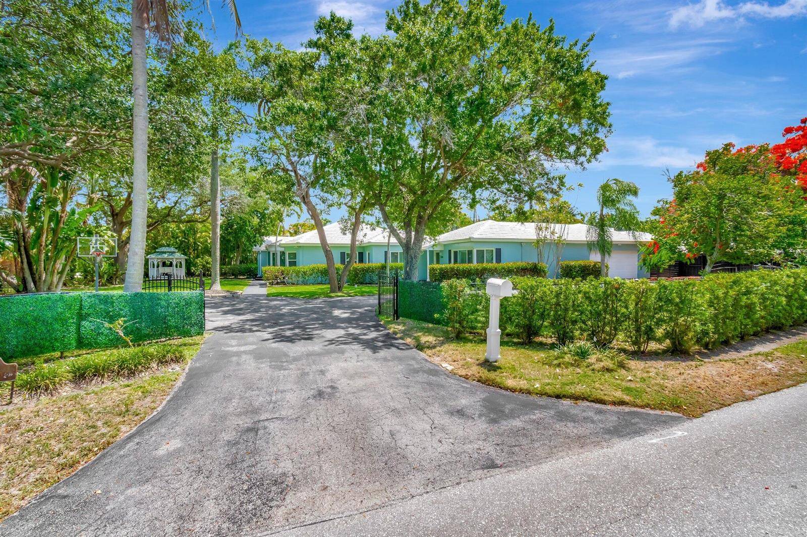 1220 N SwintonDelray Beach - picture