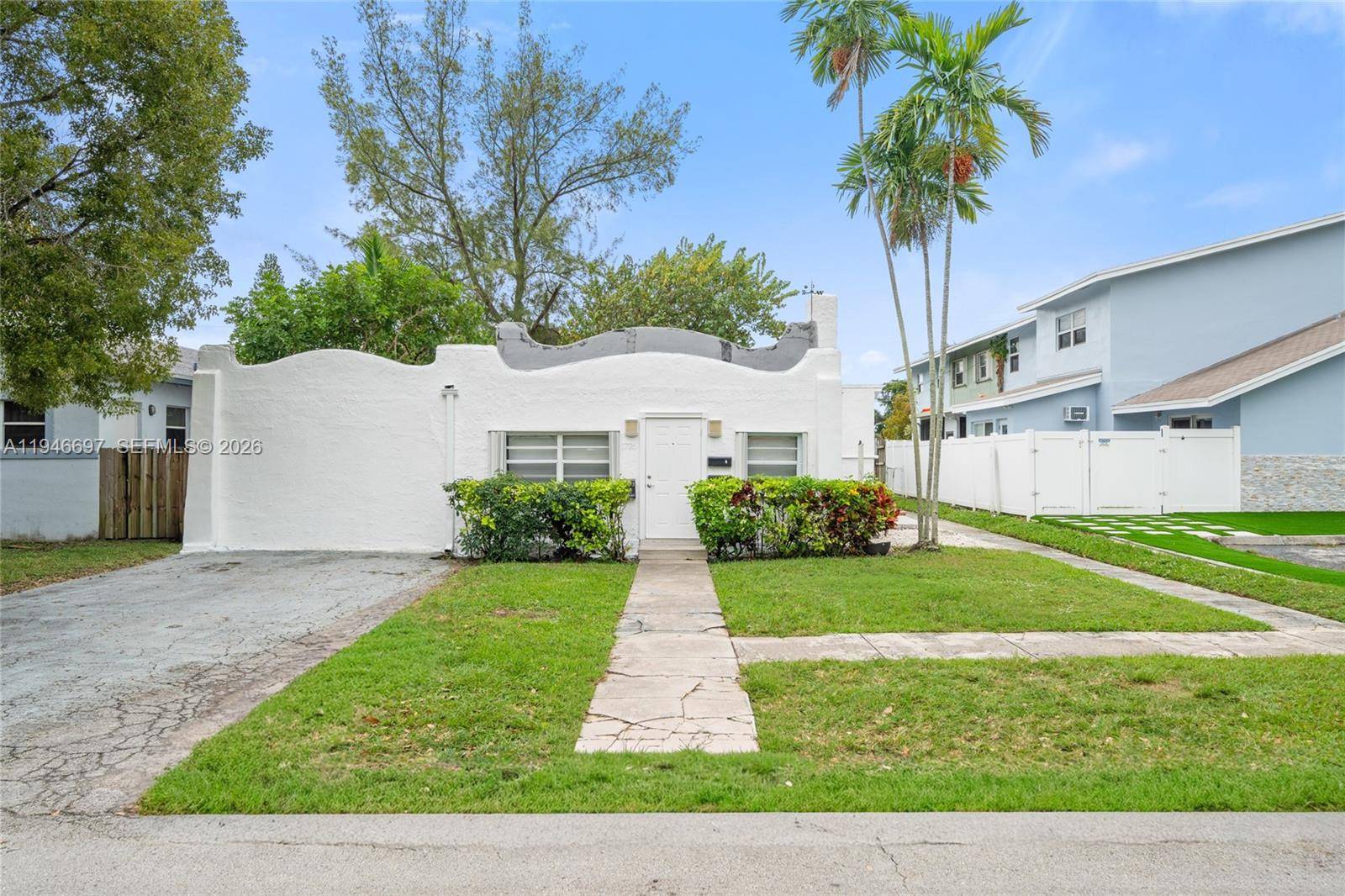 1726 Roosevelt StHollywood - picture