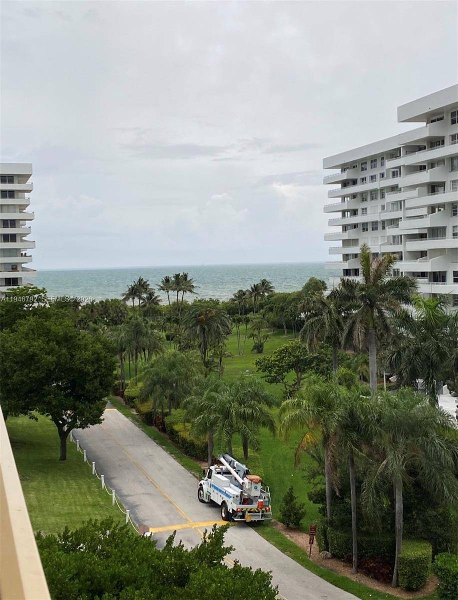 155 Ocean Lane DrKey Biscayne - Condo/Co-Op/Annual,Apartment condo unit 611 - picture