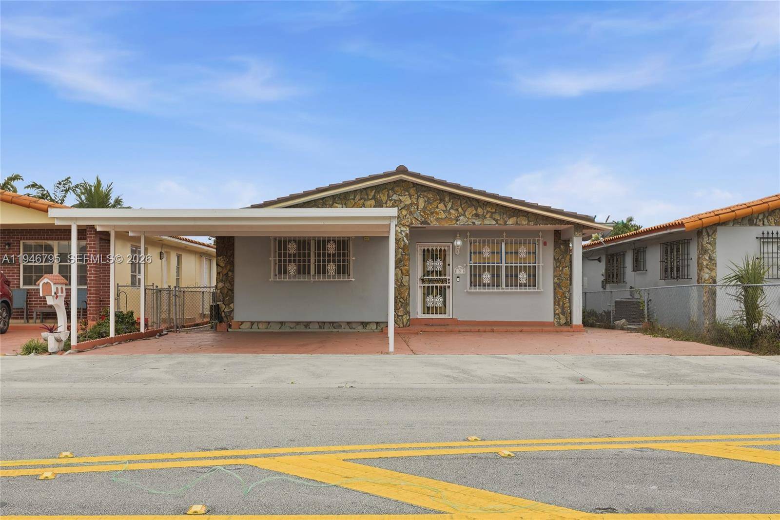 836 W 37th StHialeah - picture