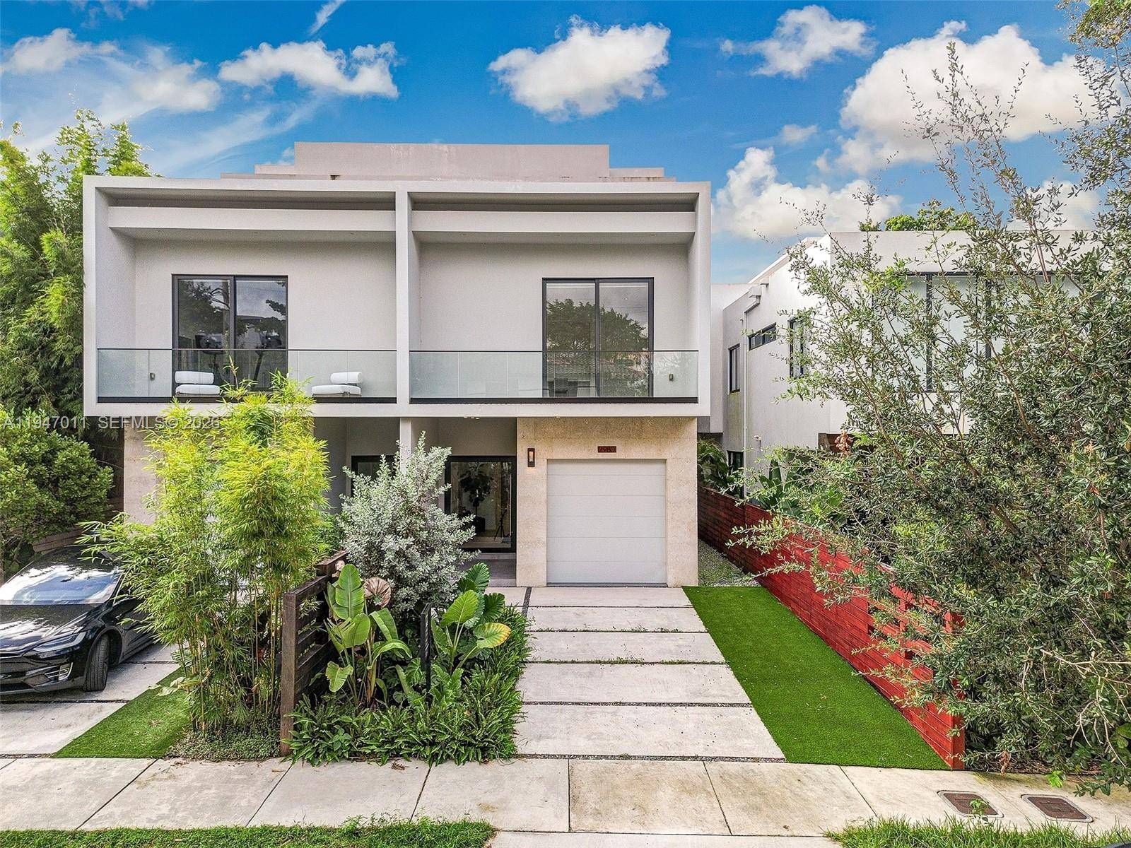 2980 Coconut AveMiami - picture