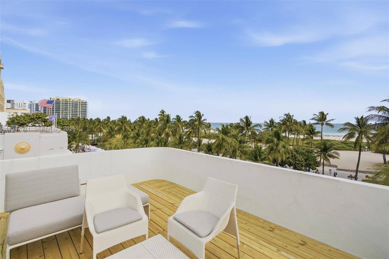 1250 Ocean DrMiami Beach - THE CARLYLE DECO HOTEL CO condo unit PH1 - picture