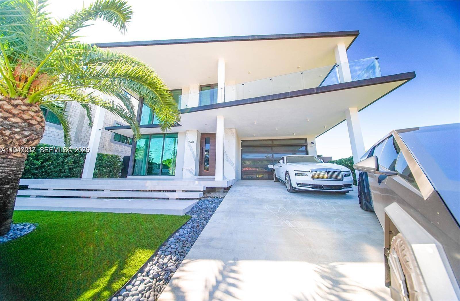 7520 W Treasure DrNorth Bay Village - picture