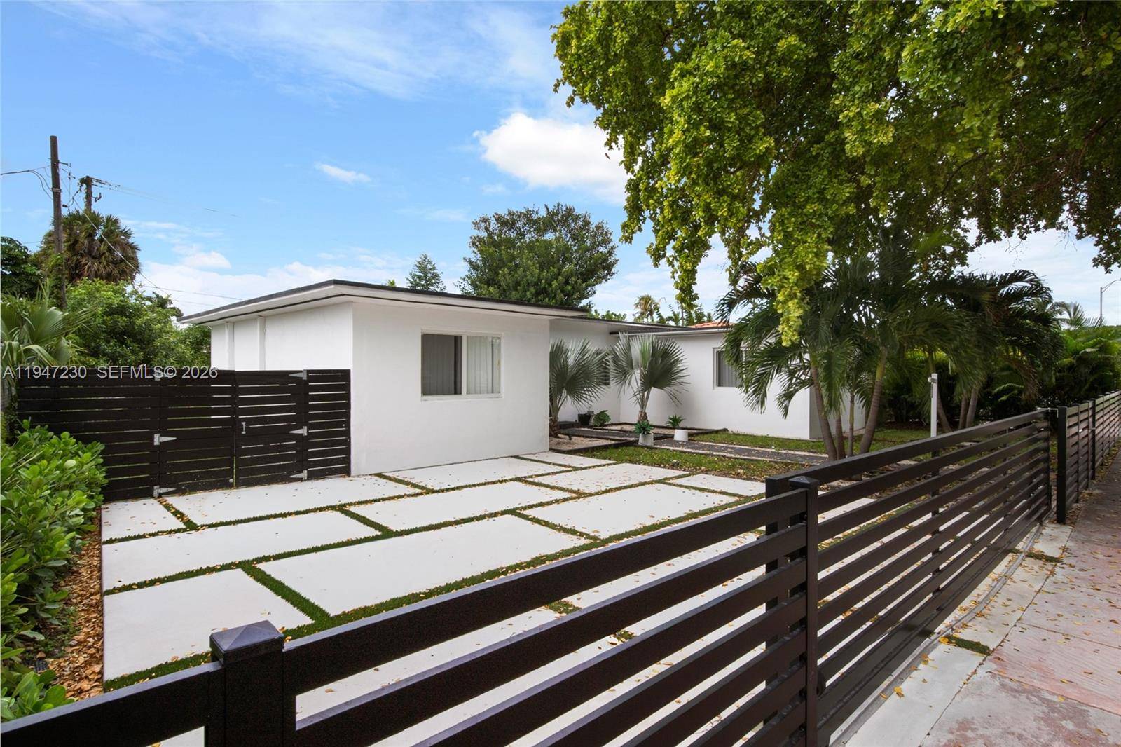 1581 Normandy DrMiami Beach - picture