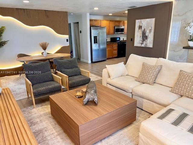 601 NW 10th StHallandale Beach - picture