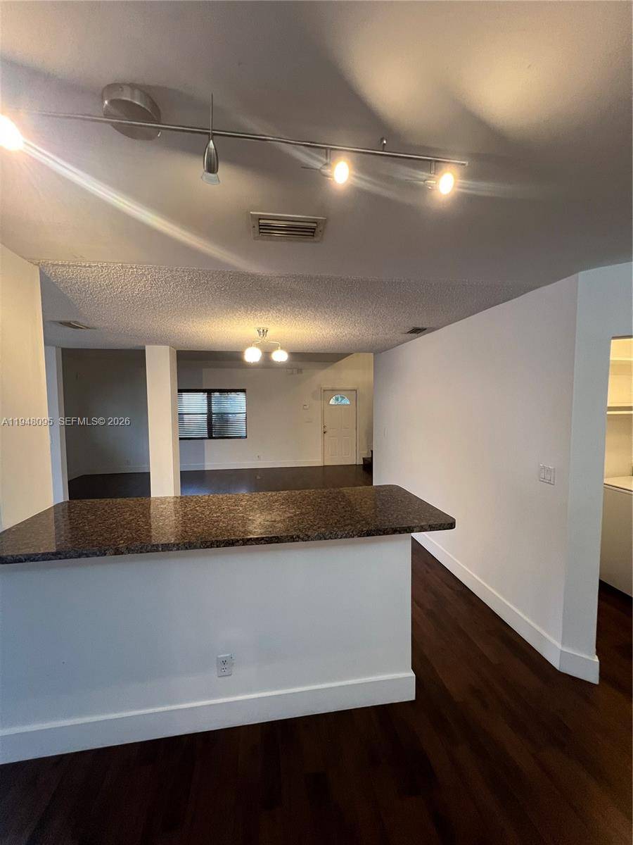 561 Racquet Club RdWeston - BONAVENTURE condo unit 21 - picture