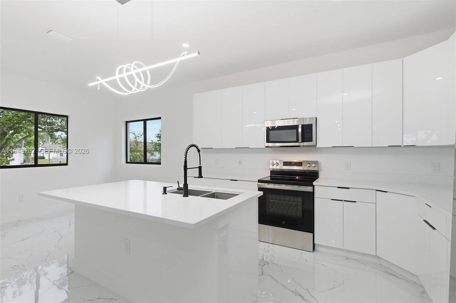 161 Blackstone Dr.Fort Myers - picture