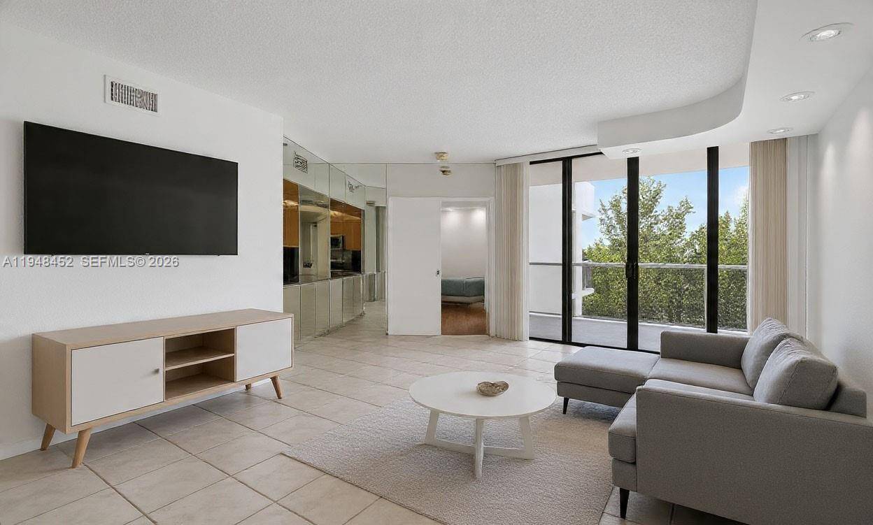 20281 E Country Club DrAventura - HAMPTONS WEST CONDO,HAMPTONS WEST condo unit 405 - picture