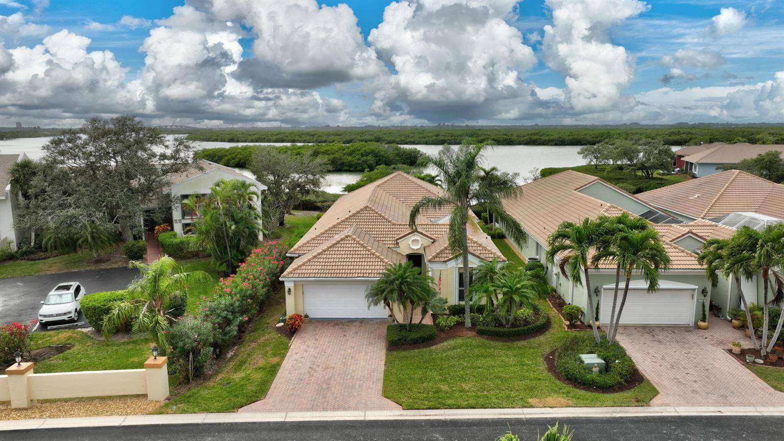 3305 CaracalFort Pierce - picture