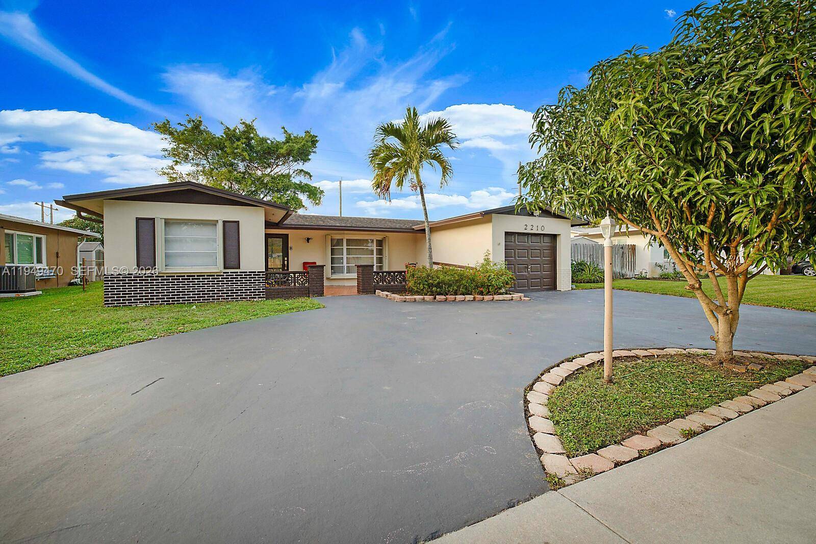 2210 NW 91st TerPembroke Pines - picture