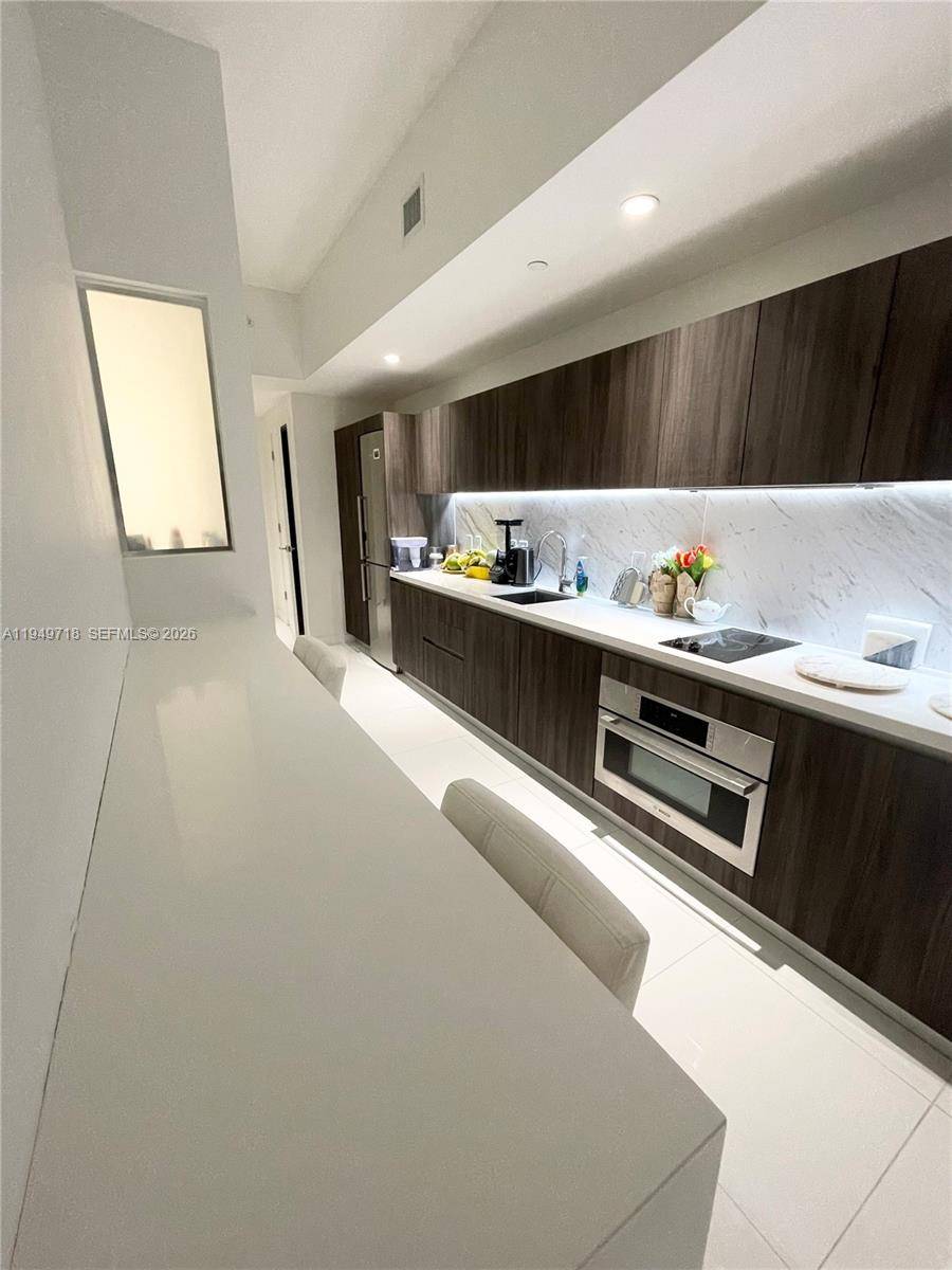 851 NE 1st AveMiami - Condo/Co-Op/Annual,Condo condo unit 305 - picture