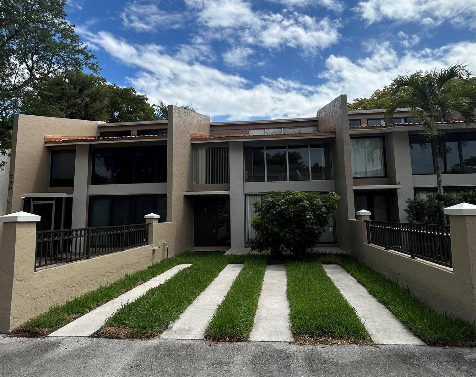 750 E Coco PlumPlantation - Majestic View condo unit 2 - picture