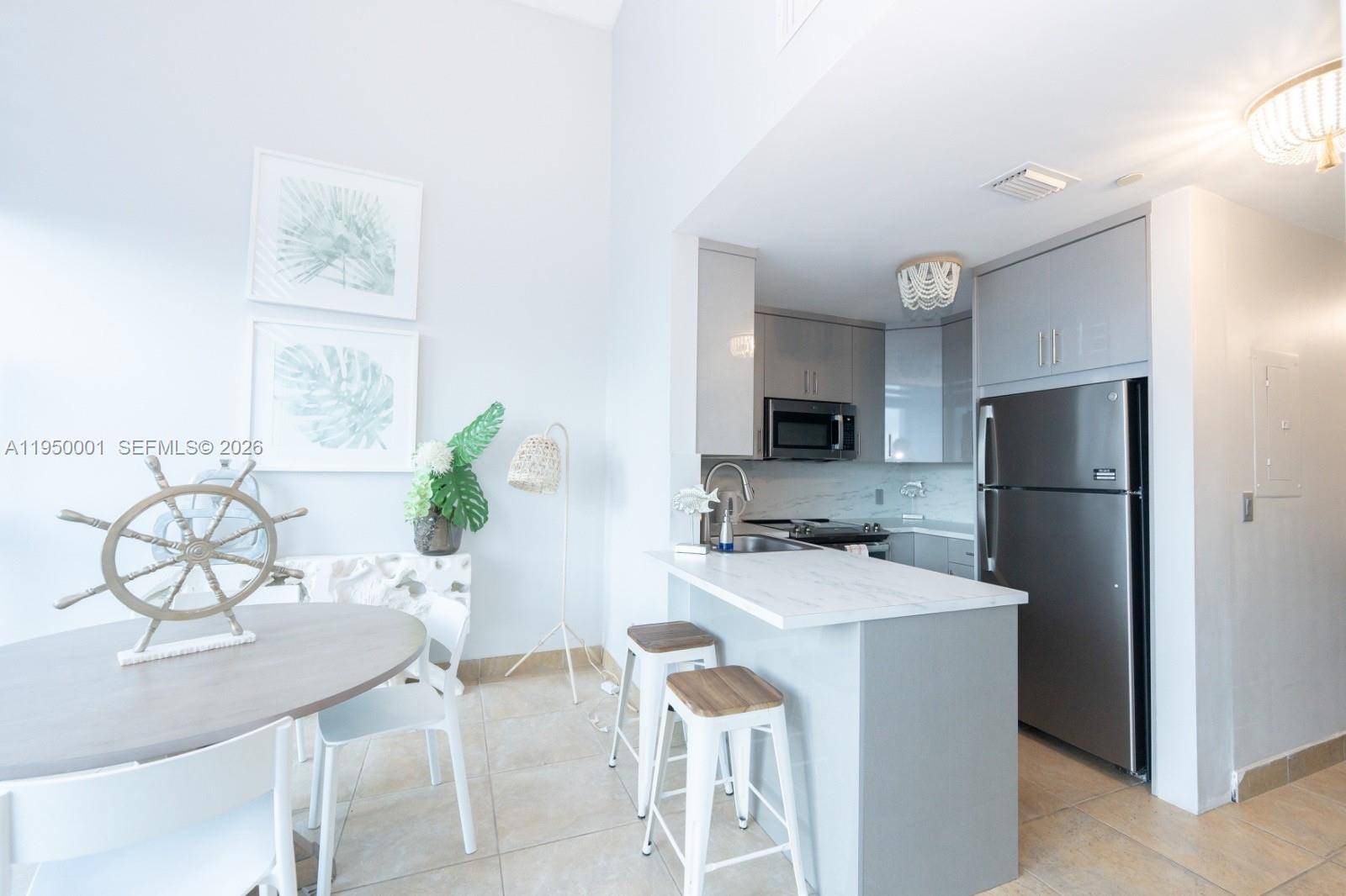 5445 Collins AveMiami Beach - Condo-Hotel,Condo condo unit BAY21 - picture