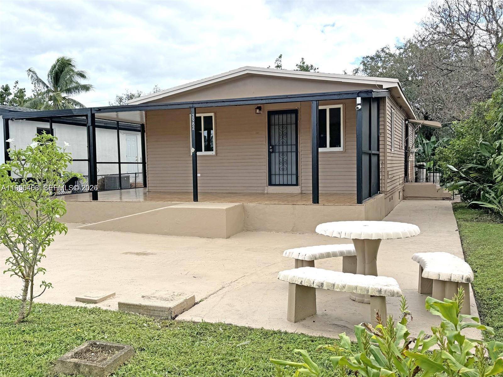2982 NW 95th StMiami - picture