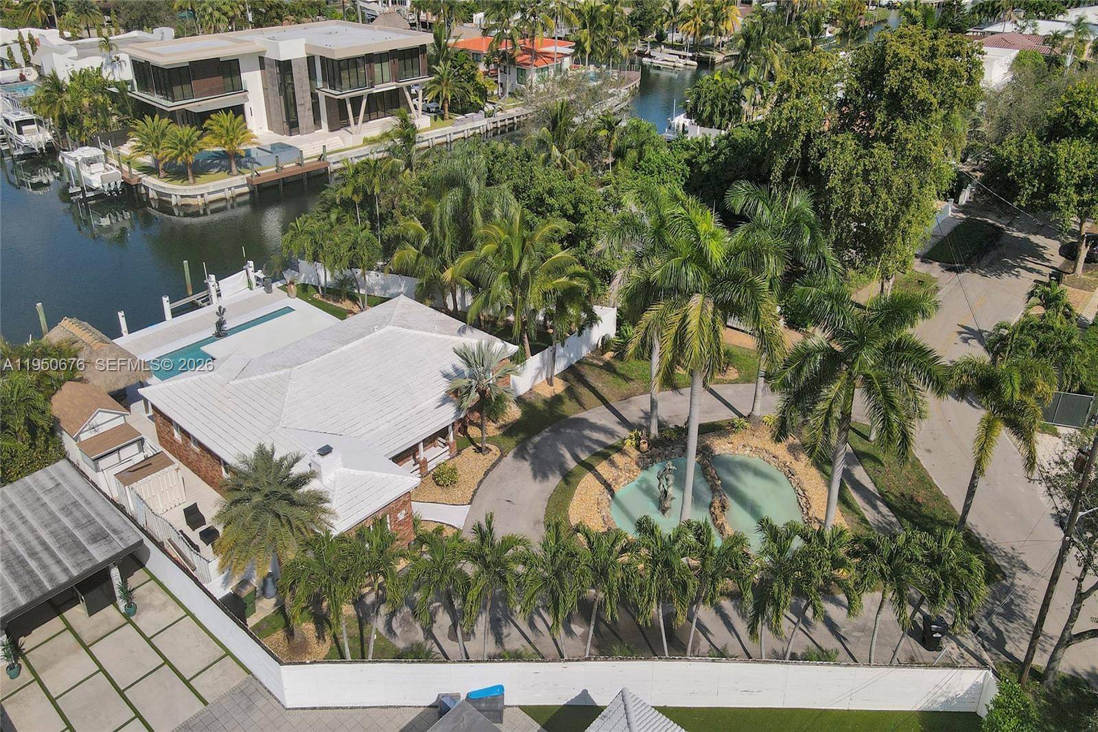 1995 N Hibiscus DrNorth Miami - picture
