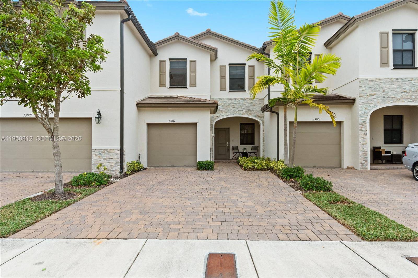 13071 SW 232nd LnMiami - picture