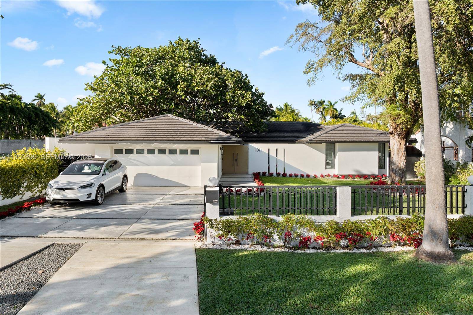 1071 NE 83rd StMiami - picture