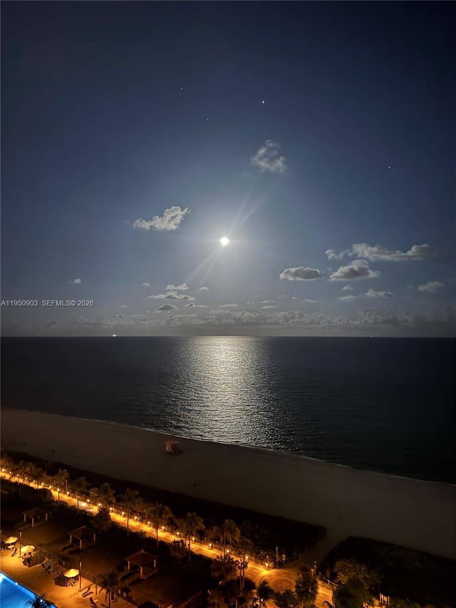 2555 Collins AveMiami Beach - Condo 5+ Stories,Condo condo unit 1901 - picture