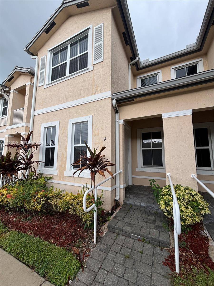 2819 SE 1st DrHomestead - Townhouse condo unit 8 - picture