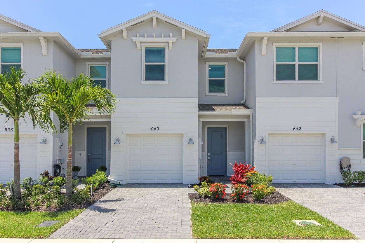 640 SE Lake FallsPort St. Lucie - picture